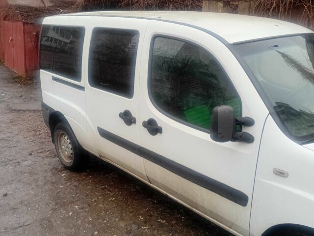 Белый Фиат Добло, объемом двигателя 1.4 л и пробегом 195 тыс. км за 2999 $, фото 2 на Automoto.ua