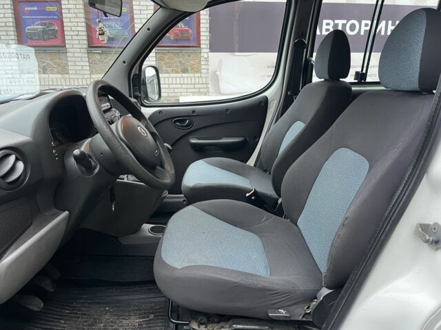 Белый Фиат Добло, объемом двигателя 1.4 л и пробегом 175 тыс. км за 4200 $, фото 9 на Automoto.ua