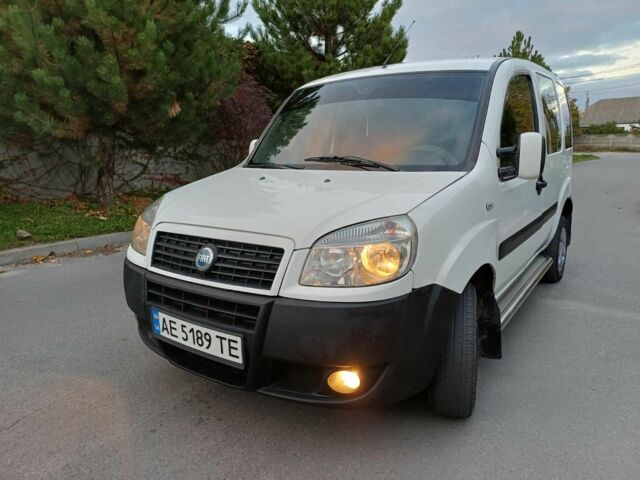 Белый Фиат Добло, объемом двигателя 1.6 л и пробегом 250 тыс. км за 5150 $, фото 8 на Automoto.ua