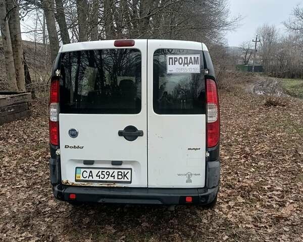 Белый Фиат Добло, объемом двигателя 1.9 л и пробегом 390 тыс. км за 4100 $, фото 8 на Automoto.ua