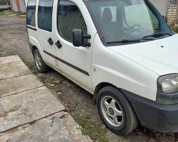 Белый Фиат Добло, объемом двигателя 1.91 л и пробегом 330 тыс. км за 4000 $, фото 3 на Automoto.ua