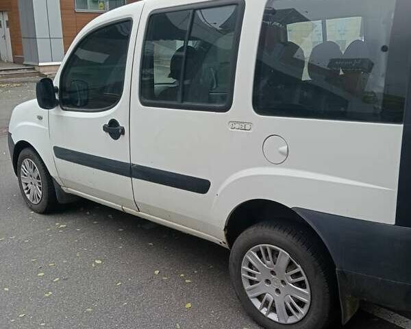Белый Фиат Добло, объемом двигателя 1.4 л и пробегом 215 тыс. км за 3300 $, фото 13 на Automoto.ua