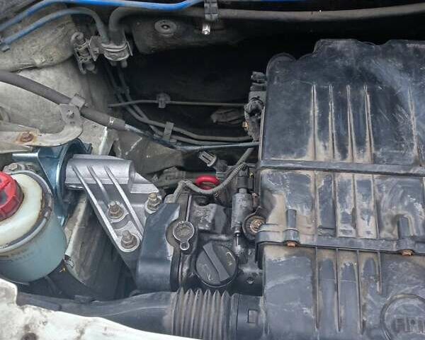 Белый Фиат Добло, объемом двигателя 1.4 л и пробегом 215 тыс. км за 3300 $, фото 12 на Automoto.ua