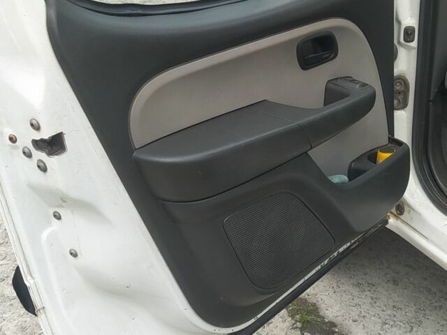 Белый Фиат Добло, объемом двигателя 1.9 л и пробегом 140 тыс. км за 3500 $, фото 6 на Automoto.ua