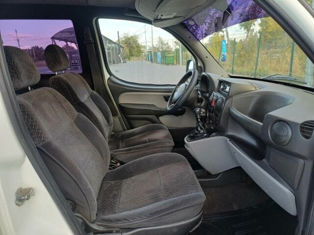 Белый Фиат Добло, объемом двигателя 1.6 л и пробегом 250 тыс. км за 5150 $, фото 10 на Automoto.ua