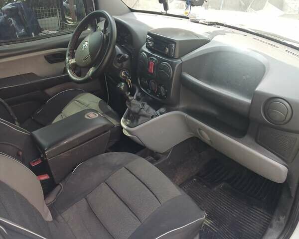 Білий Фіат Добло, об'ємом двигуна 1.6 л та пробігом 300 тис. км за 3000 $, фото 9 на Automoto.ua