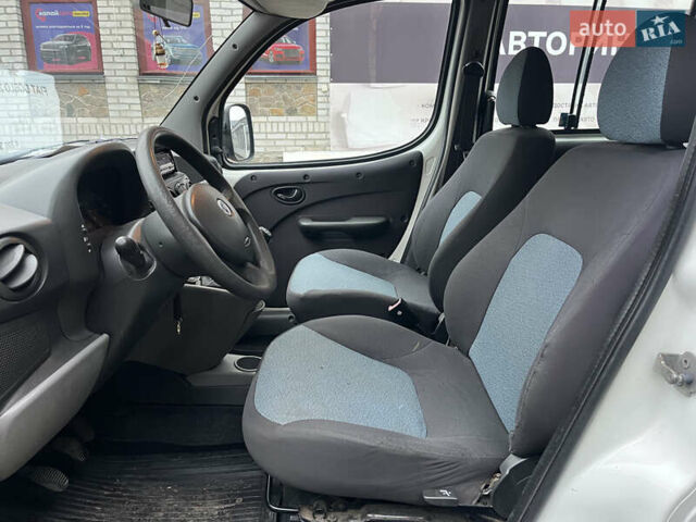 Белый Фиат Добло, объемом двигателя 1.37 л и пробегом 175 тыс. км за 4200 $, фото 9 на Automoto.ua