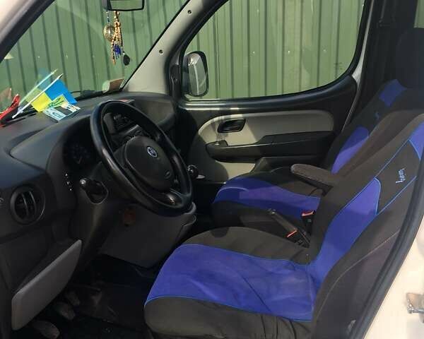 Белый Фиат Добло, объемом двигателя 1.9 л и пробегом 248 тыс. км за 5800 $, фото 14 на Automoto.ua