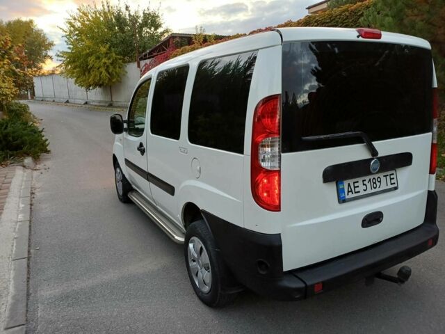 Белый Фиат Добло, объемом двигателя 1.6 л и пробегом 250 тыс. км за 5150 $, фото 3 на Automoto.ua