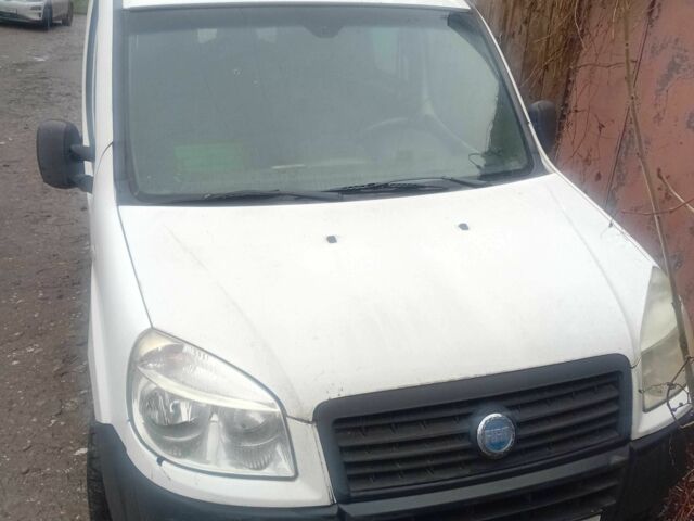 Белый Фиат Добло, объемом двигателя 1.4 л и пробегом 195 тыс. км за 2999 $, фото 3 на Automoto.ua