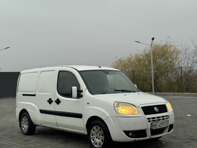 Белый Фиат Добло, объемом двигателя 1.9 л и пробегом 390 тыс. км за 3600 $, фото 1 на Automoto.ua