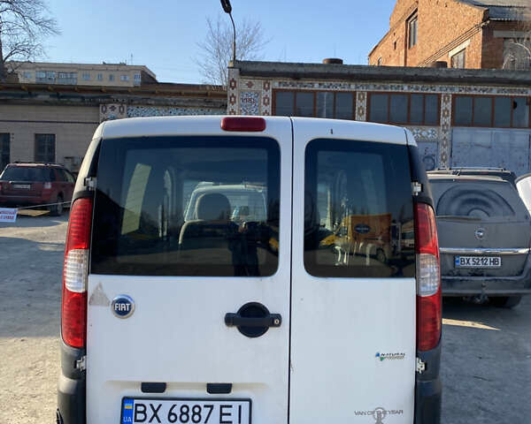 Белый Фиат Добло, объемом двигателя 1.6 л и пробегом 170 тыс. км за 3000 $, фото 1 на Automoto.ua