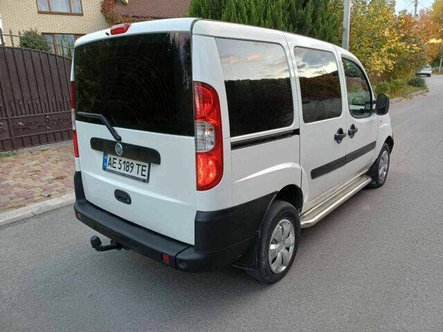 Белый Фиат Добло, объемом двигателя 1.6 л и пробегом 250 тыс. км за 5150 $, фото 4 на Automoto.ua