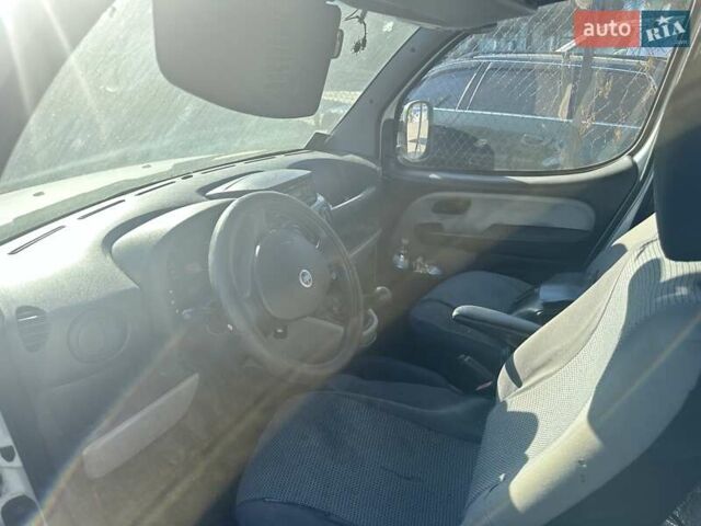 Белый Фиат Добло, объемом двигателя 1.25 л и пробегом 230 тыс. км за 3200 $, фото 4 на Automoto.ua