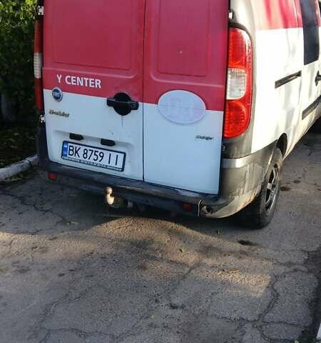 Белый Фиат Добло, объемом двигателя 1.91 л и пробегом 320 тыс. км за 4100 $, фото 1 на Automoto.ua