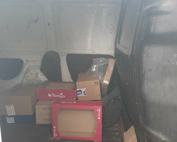 Белый Фиат Добло, объемом двигателя 0 л и пробегом 280 тыс. км за 2550 $, фото 7 на Automoto.ua