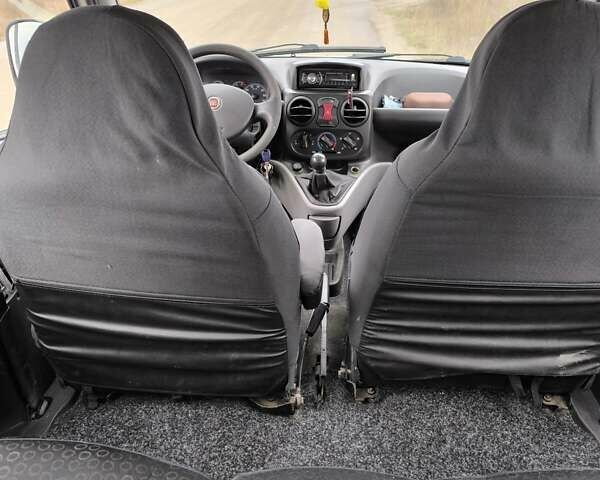 Белый Фиат Добло, объемом двигателя 1.2 л и пробегом 260 тыс. км за 4200 $, фото 9 на Automoto.ua