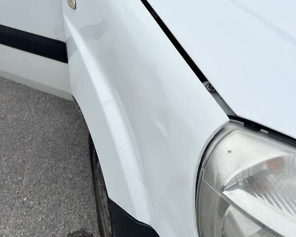 Белый Фиат Добло, объемом двигателя 1.2 л и пробегом 270 тыс. км за 3900 $, фото 6 на Automoto.ua