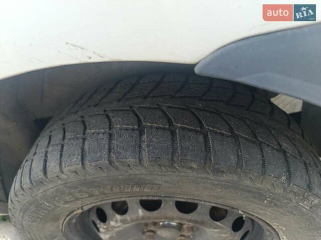 Белый Фиат Добло, объемом двигателя 1.9 л и пробегом 340 тыс. км за 5600 $, фото 4 на Automoto.ua