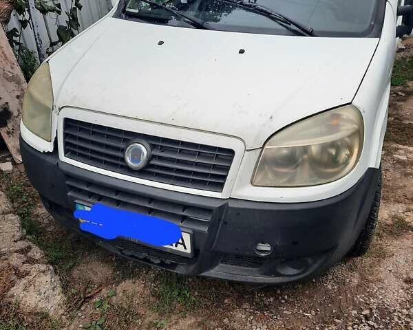 Белый Фиат Добло, объемом двигателя 0 л и пробегом 280 тыс. км за 2550 $, фото 12 на Automoto.ua