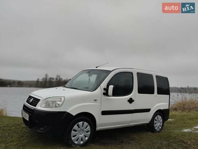 Білий Фіат Добло, об'ємом двигуна 1.3 л та пробігом 200 тис. км за 4000 $, фото 1 на Automoto.ua