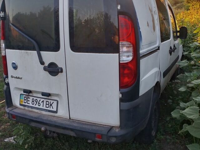 Белый Фиат Добло, объемом двигателя 1.9 л и пробегом 250 тыс. км за 1700 $, фото 3 на Automoto.ua