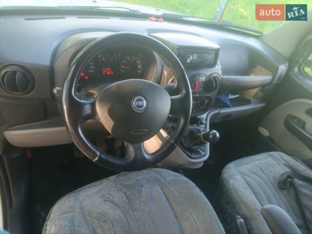 Белый Фиат Добло, объемом двигателя 1.3 л и пробегом 311 тыс. км за 3750 $, фото 16 на Automoto.ua