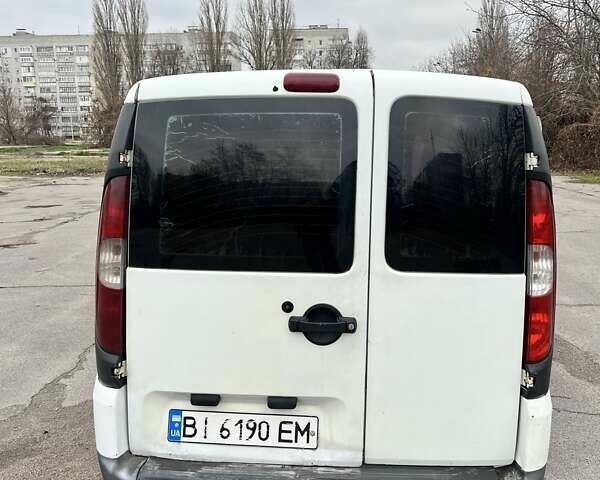 Белый Фиат Добло, объемом двигателя 1.2 л и пробегом 270 тыс. км за 3900 $, фото 8 на Automoto.ua