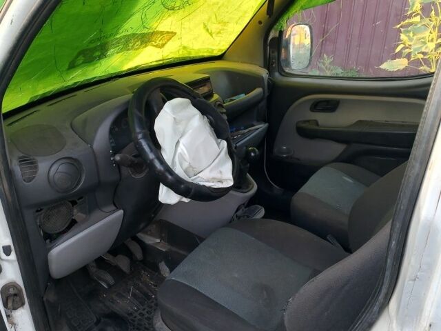 Белый Фиат Добло, объемом двигателя 1.9 л и пробегом 250 тыс. км за 1700 $, фото 2 на Automoto.ua