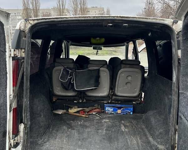 Белый Фиат Добло, объемом двигателя 1.2 л и пробегом 270 тыс. км за 3900 $, фото 15 на Automoto.ua