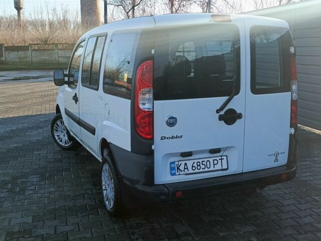 Белый Фиат Добло, объемом двигателя 1.4 л и пробегом 170 тыс. км за 3900 $, фото 2 на Automoto.ua