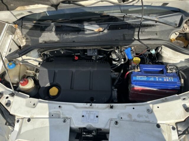 Білий Фіат Добло, об'ємом двигуна 1.9 л та пробігом 290 тис. км за 3650 $, фото 16 на Automoto.ua