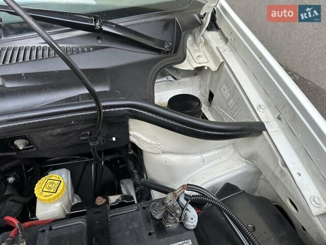 Белый Фиат Добло, объемом двигателя 1.9 л и пробегом 189 тыс. км за 5990 $, фото 34 на Automoto.ua