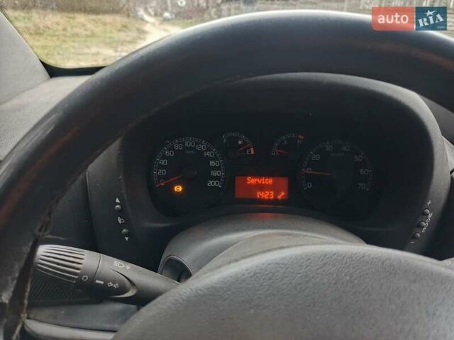 Белый Фиат Добло, объемом двигателя 1.9 л и пробегом 308 тыс. км за 4200 $, фото 6 на Automoto.ua