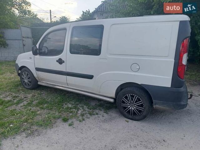 Белый Фиат Добло, объемом двигателя 1.9 л и пробегом 340 тыс. км за 5600 $, фото 10 на Automoto.ua