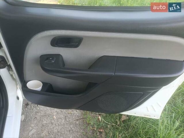 Белый Фиат Добло, объемом двигателя 1.3 л и пробегом 311 тыс. км за 3750 $, фото 15 на Automoto.ua