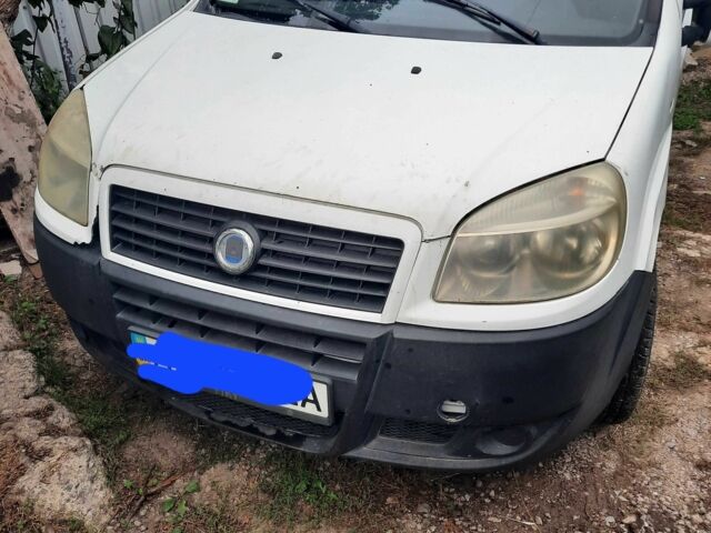 Білий Фіат Добло, об'ємом двигуна 1.3 л та пробігом 313 тис. км за 2800 $, фото 6 на Automoto.ua