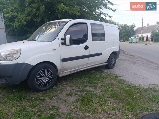 Белый Фиат Добло, объемом двигателя 1.9 л и пробегом 340 тыс. км за 5600 $, фото 11 на Automoto.ua