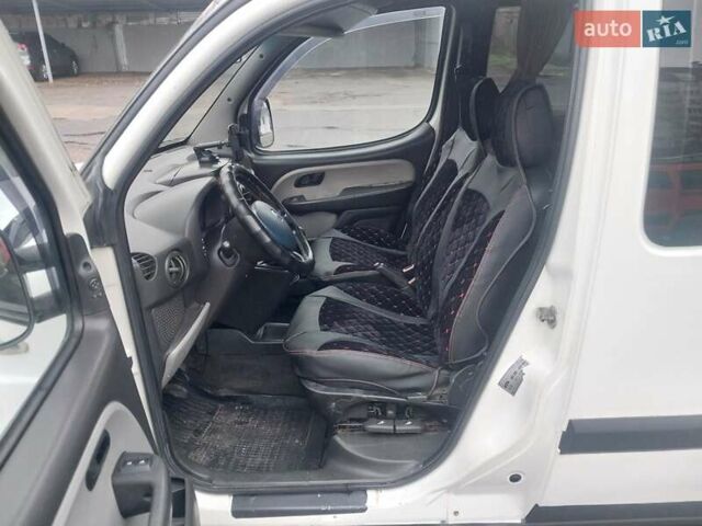 Белый Фиат Добло, объемом двигателя 1.9 л и пробегом 216 тыс. км за 4900 $, фото 18 на Automoto.ua