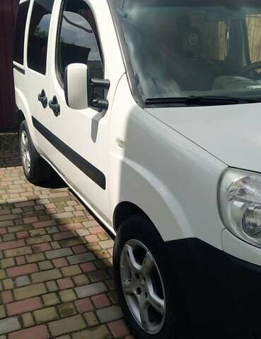 Білий Фіат Добло, об'ємом двигуна 1.9 л та пробігом 317 тис. км за 4400 $, фото 2 на Automoto.ua