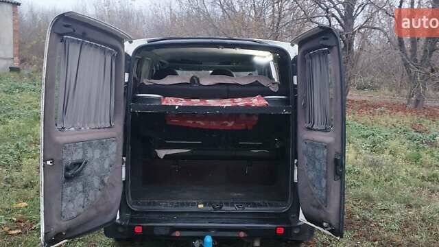 Белый Фиат Добло, объемом двигателя 1.3 л и пробегом 246 тыс. км за 4500 $, фото 6 на Automoto.ua