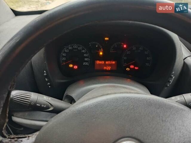 Белый Фиат Добло, объемом двигателя 1.9 л и пробегом 308 тыс. км за 4200 $, фото 1 на Automoto.ua