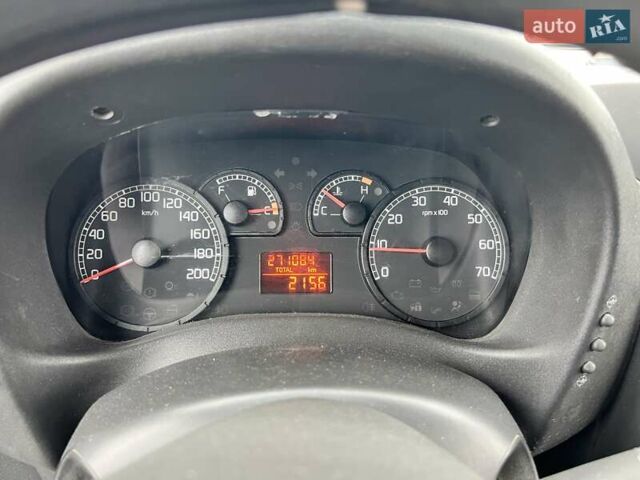 Белый Фиат Добло, объемом двигателя 1.2 л и пробегом 270 тыс. км за 3900 $, фото 13 на Automoto.ua