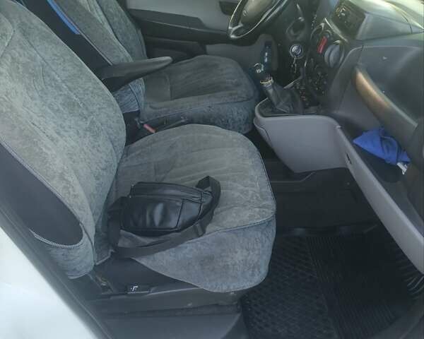 Белый Фиат Добло, объемом двигателя 1.3 л и пробегом 311 тыс. км за 3750 $, фото 13 на Automoto.ua