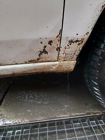 Белый Фиат Добло, объемом двигателя 1.2 л и пробегом 500 тыс. км за 2950 $, фото 5 на Automoto.ua