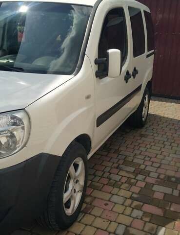 Білий Фіат Добло, об'ємом двигуна 1.9 л та пробігом 317 тис. км за 4400 $, фото 1 на Automoto.ua