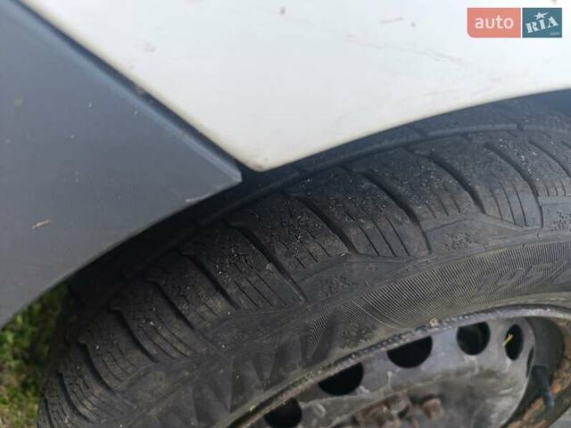 Белый Фиат Добло, объемом двигателя 1.9 л и пробегом 340 тыс. км за 5600 $, фото 5 на Automoto.ua