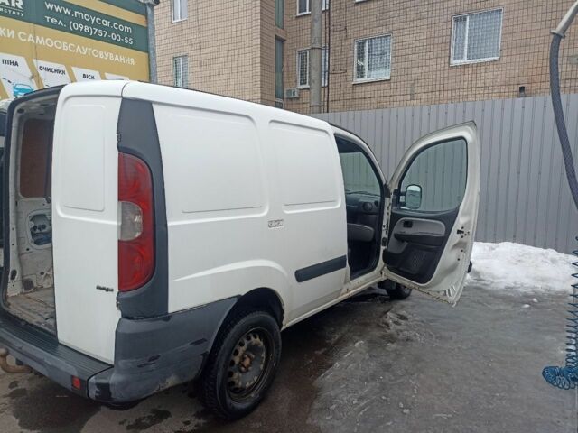 Білий Фіат Добло, об'ємом двигуна 1.9 л та пробігом 300 тис. км за 3000 $, фото 6 на Automoto.ua