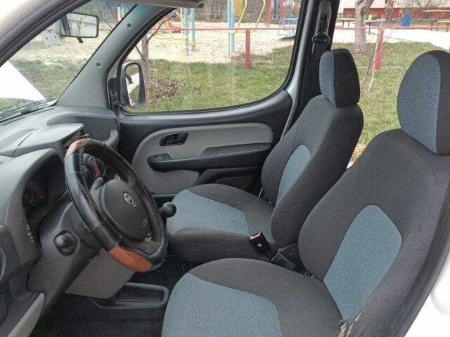 Білий Фіат Добло, об'ємом двигуна 1.9 л та пробігом 350 тис. км за 2400 $, фото 4 на Automoto.ua