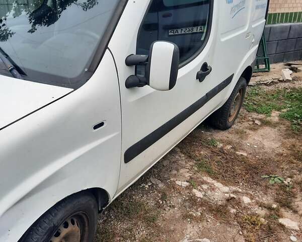 Белый Фиат Добло, объемом двигателя 0 л и пробегом 280 тыс. км за 2550 $, фото 11 на Automoto.ua